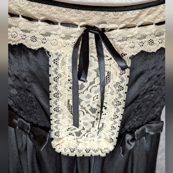 Vintage Y2K Betsey Johnson 100% silk slip dress - Picture 5 of 7